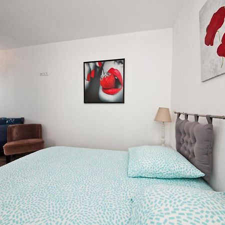 Gite 65 M2 200 M Gare T-G-V 400 M Centre-Ville Grand Parking 250 Places Gratuit Face Au Logement 阿拉斯 外观 照片