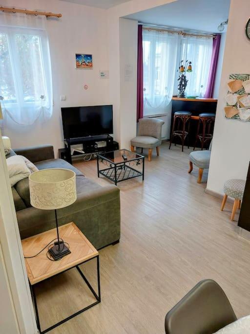 Gite 65 M2 200 M Gare T-G-V 400 M Centre-Ville Grand Parking 250 Places Gratuit Face Au Logement 阿拉斯 外观 照片