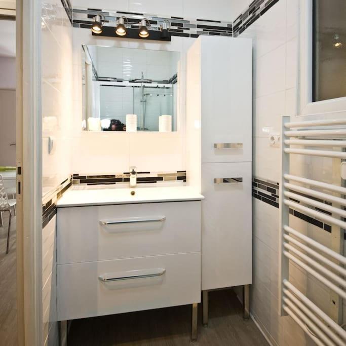 Gite 65 M2 200 M Gare T-G-V 400 M Centre-Ville Grand Parking 250 Places Gratuit Face Au Logement 阿拉斯 外观 照片
