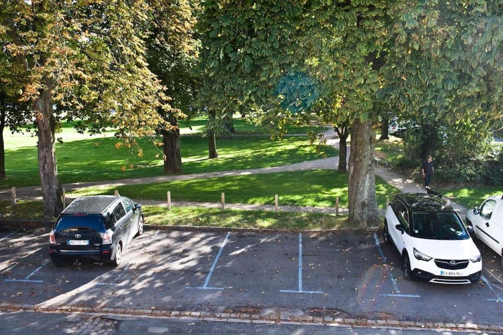 Gite 65 M2 200 M Gare T-G-V 400 M Centre-Ville Grand Parking 250 Places Gratuit Face Au Logement 阿拉斯 外观 照片