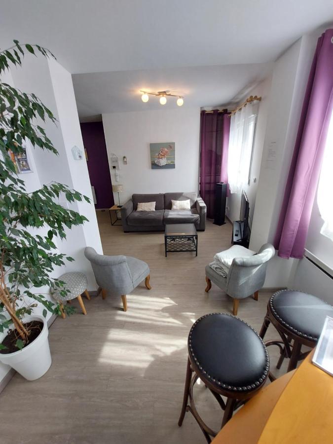 Gite 65 M2 200 M Gare T-G-V 400 M Centre-Ville Grand Parking 250 Places Gratuit Face Au Logement 阿拉斯 外观 照片